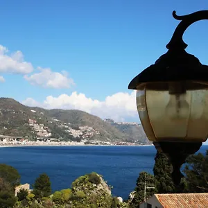 Taonasi Mazzaro Apartman