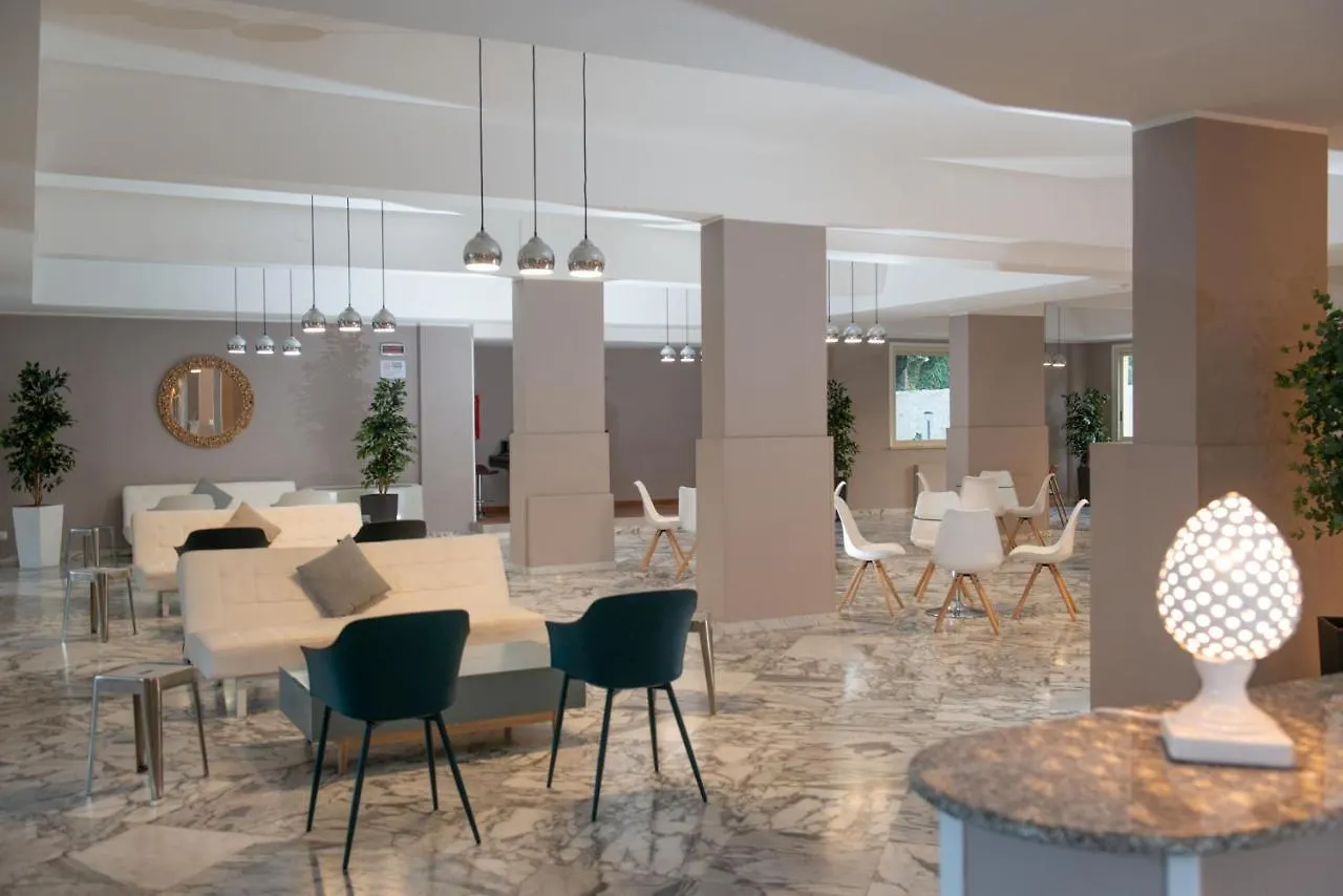 Hotel President Sea Palace Lido di Noto 4*,  Italia